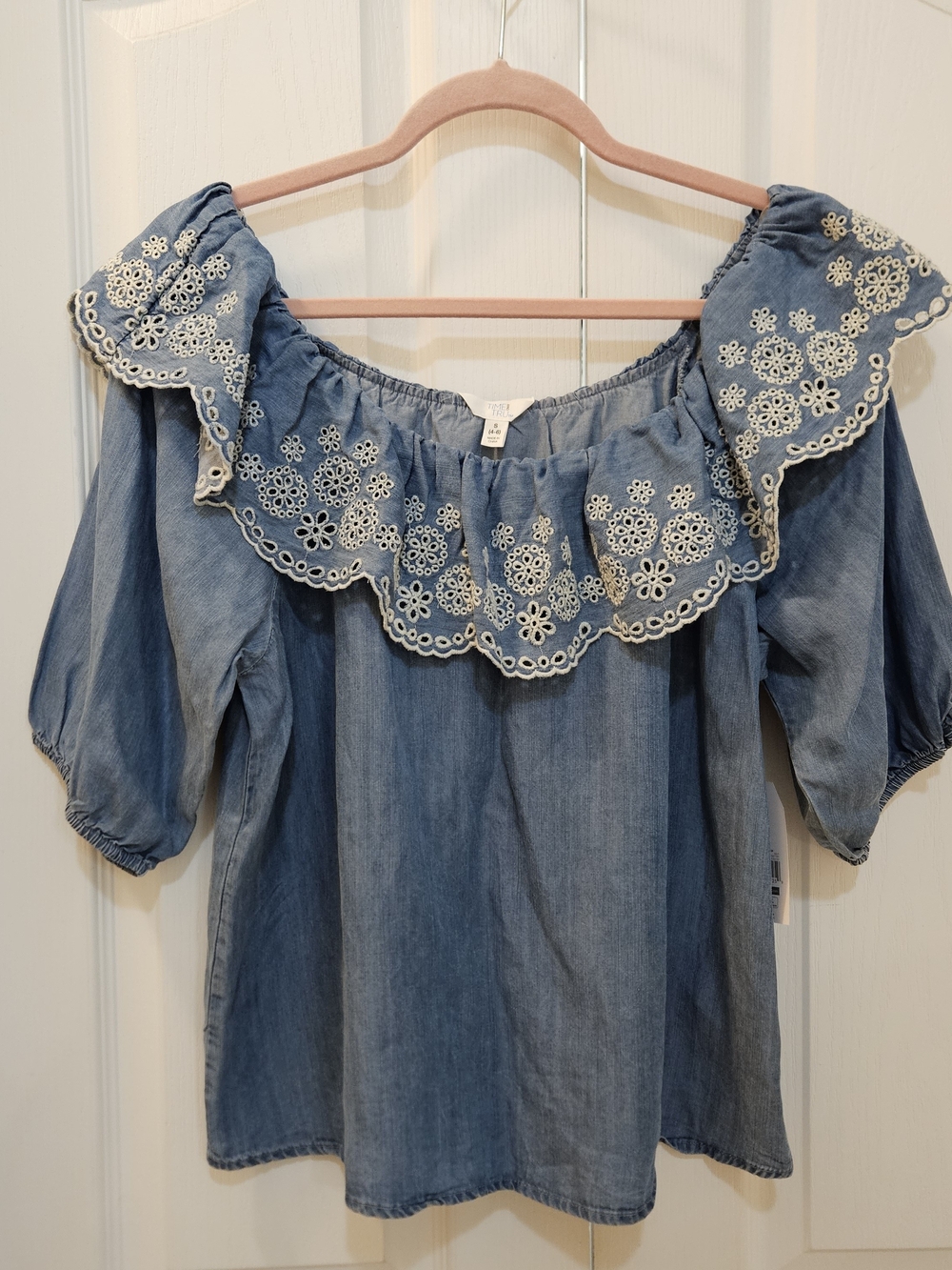 Time and Tru Embroidered Off-Shoulder Chambray Peasant Top – Size Small NWT - Picture 5 of 11